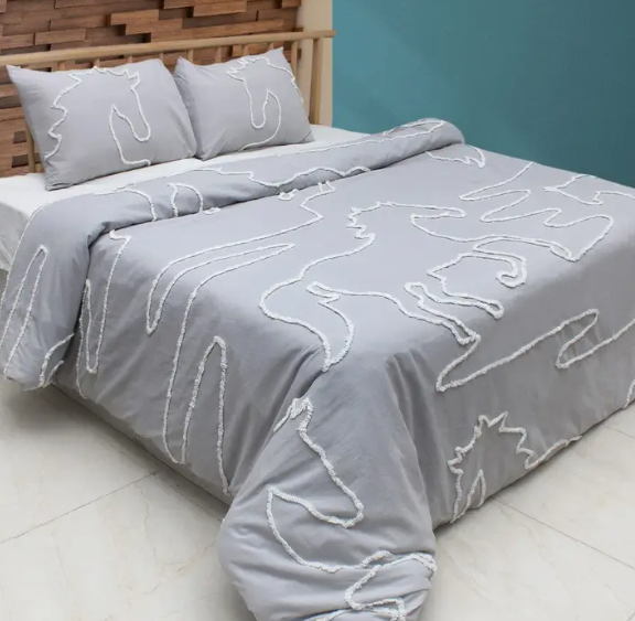 Awst Int'l "Lila" Elegant Horse Duvet Set (Queen)