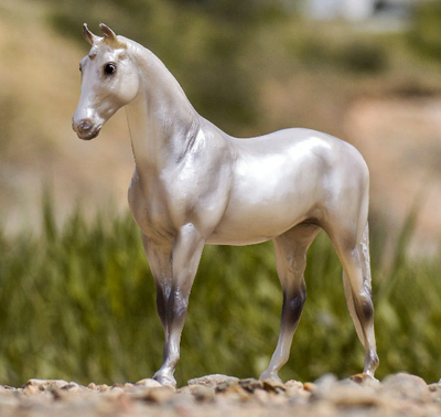 Breyer Pearly Grey Trakehner